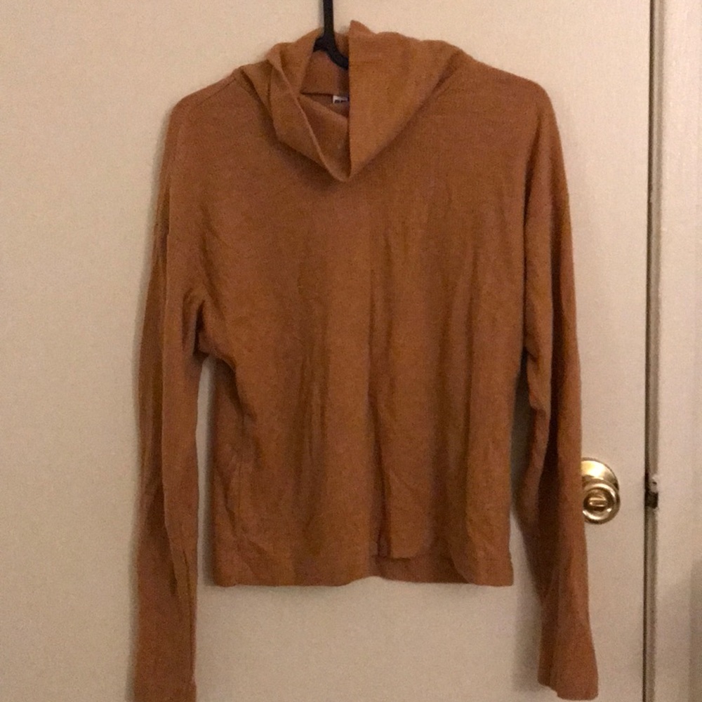 Uniqlo heattech turtleneck tee